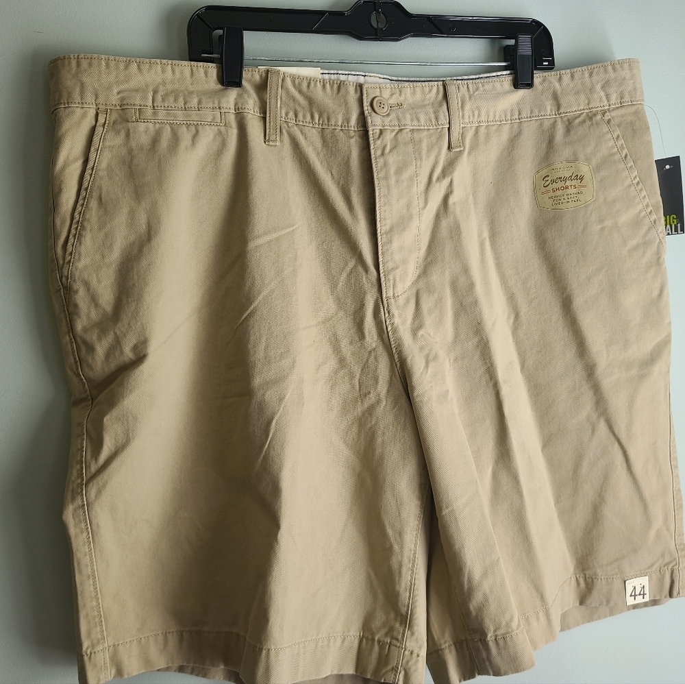 Sonoma- Men's Khaki shorts size 44 waist NWT